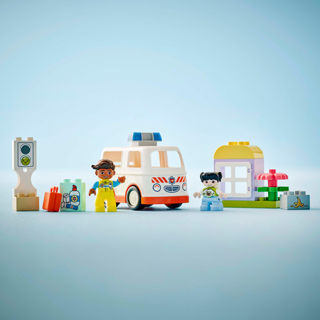 LEGO 10447 Duplo - Karetka z kierowcą Ambulans Ratownik Pogotowie