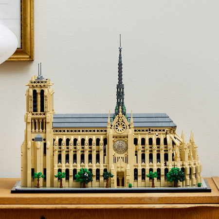 LEGO Architecture Notre-Dame w Paryżu 21061