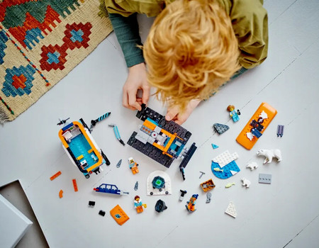 LEGO City 60378 Ciężarówka i laboratorium badawcze