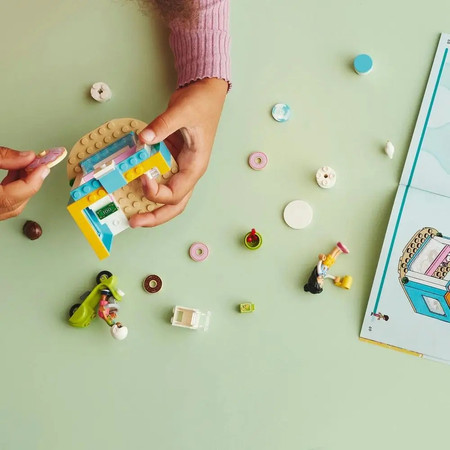LEGO Friends 41723 Cukiernia Z Pączkami Skuter 2 Figurki Łatwe 4 +