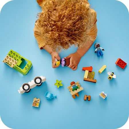 Duże klocki LEGO Duplo 10419 Opieka nad pszczołami i ulami Samochód Auto